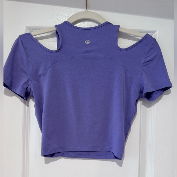 Lululemon Purple Shoulder Cut Out Yoga Tshirt - XS - Picture 4 of 7
